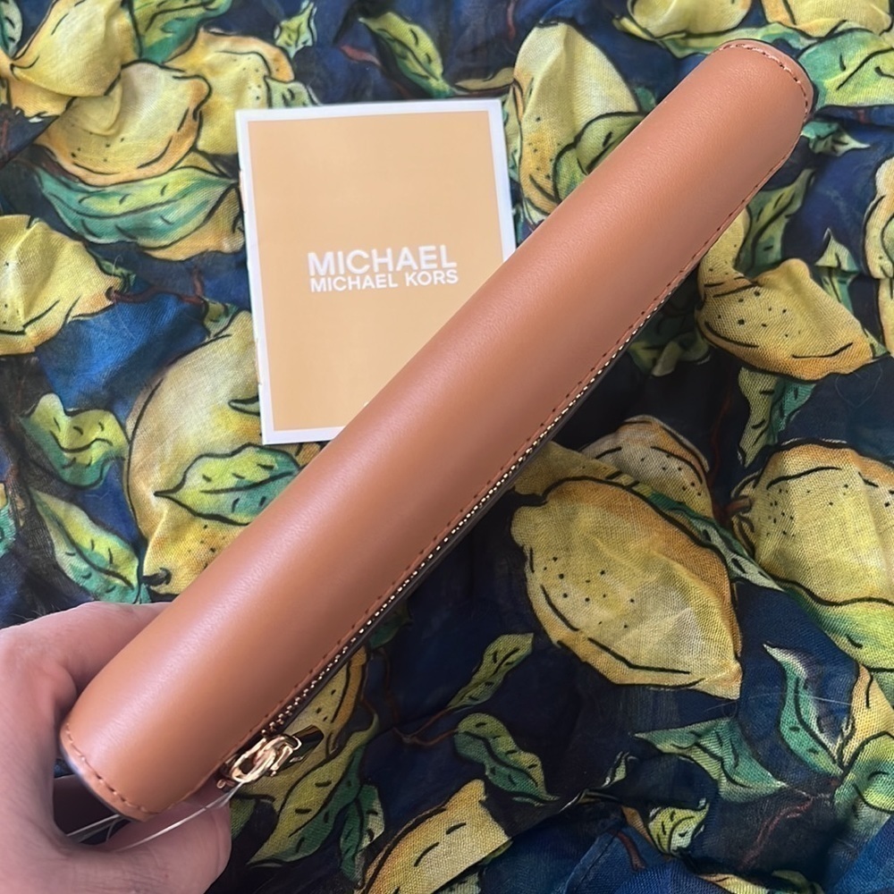 Brand New Michael Kors Brown Acorn Large Trifold Wallet Snap Close Organizer - Picture 9 of 16